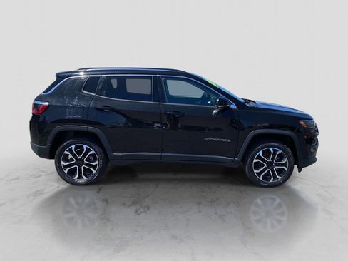 Certified 2022 Jeep Compass Limited AWD/4WD image 8