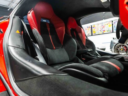 Used 2017 McLaren 570S Coupe RWD image 22