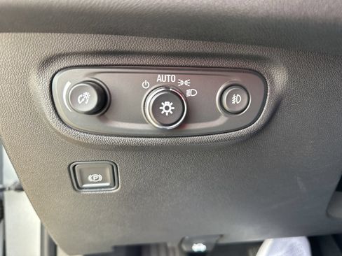 Used 2023 GMC Terrain SLT AWD/4WD image 12