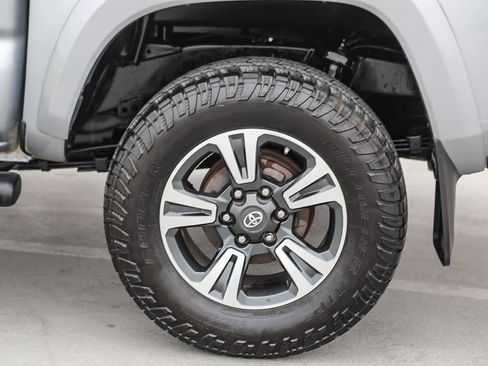 Used 2019 Toyota Tacoma TRD Sport w/ Technology Package RWD image 11
