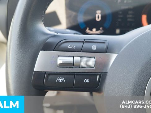 Used 2024 Hyundai Kona SEL image 11