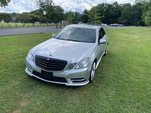 Used 2013 Mercedes-Benz E 350 4MATIC Sedan image 27