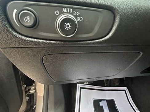 Used 2022 Chevrolet Malibu LT image 15