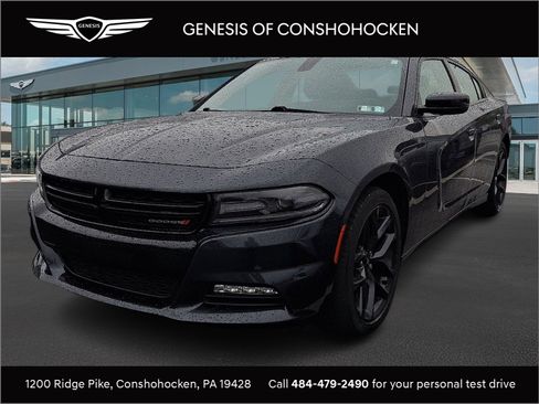 Used 2019 Dodge Charger SXT w/ Blacktop Package RWD image 1
