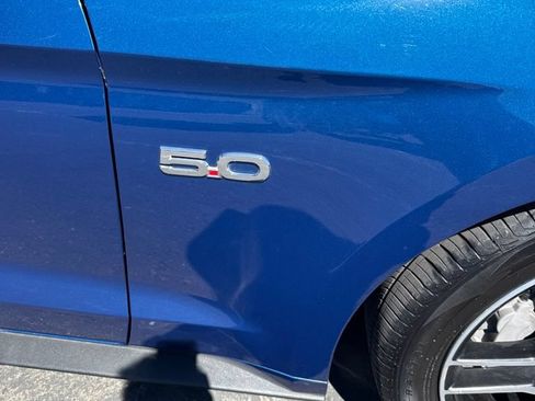 Used 2022 Ford Mustang GT RWD image 4