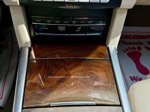 Used 2015 Mercedes-Benz E 350 4MATIC Sedan image 37