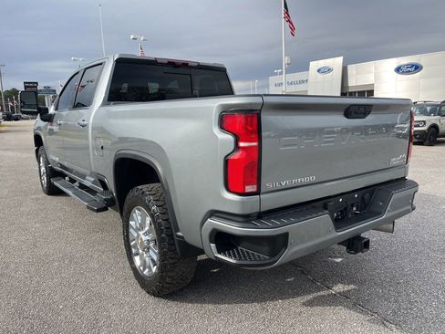 Used 2024 Chevrolet Silverado 3500 High Country w/ High Country Premium Package image 7