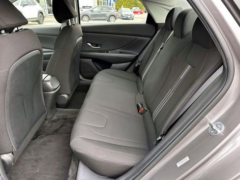 Used 2023 Hyundai Elantra SEL w/ Convenience Package FWD image 12