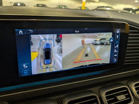 Used 2024 Mercedes-Benz GLS 63 AMG 4MATIC image 36