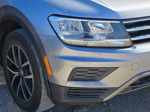 Used 2021 Volkswagen Tiguan SE w/ Panoramic Sunroof Package FWD image 4