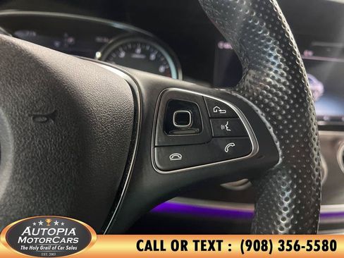 Used 2018 Mercedes-Benz E 400 4MATIC Sedan image 24
