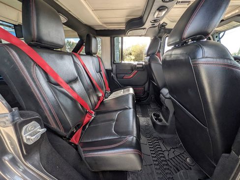 Used 2017 Jeep Wrangler Unlimited Rubicon image 11