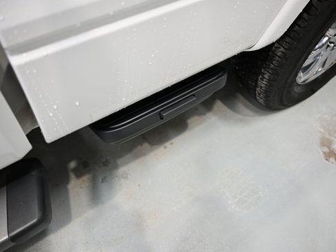 Used 2013 Ford F150 Lariat w/ Lariat Chrome Pkg image 27