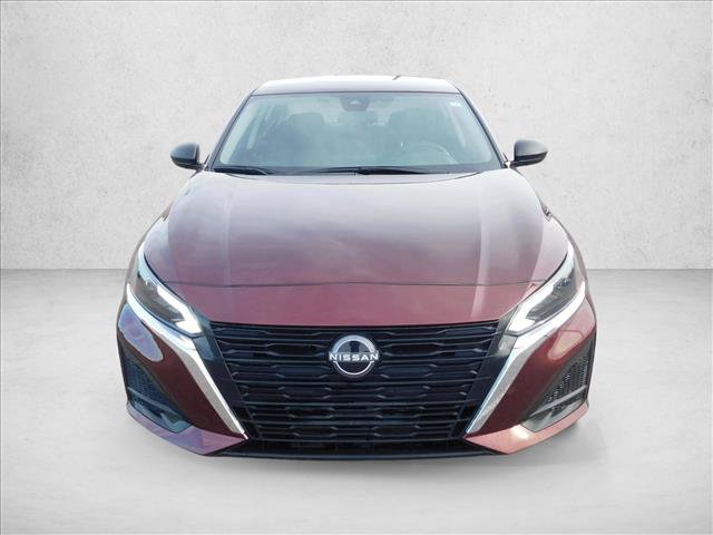 Used 2025 Nissan Altima 2.5 SV FWD image 2