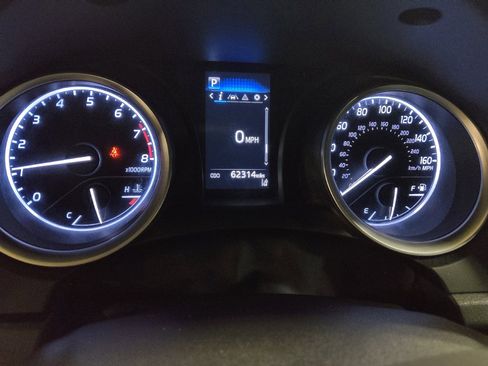 Used 2021 Toyota Camry LE FWD image 23