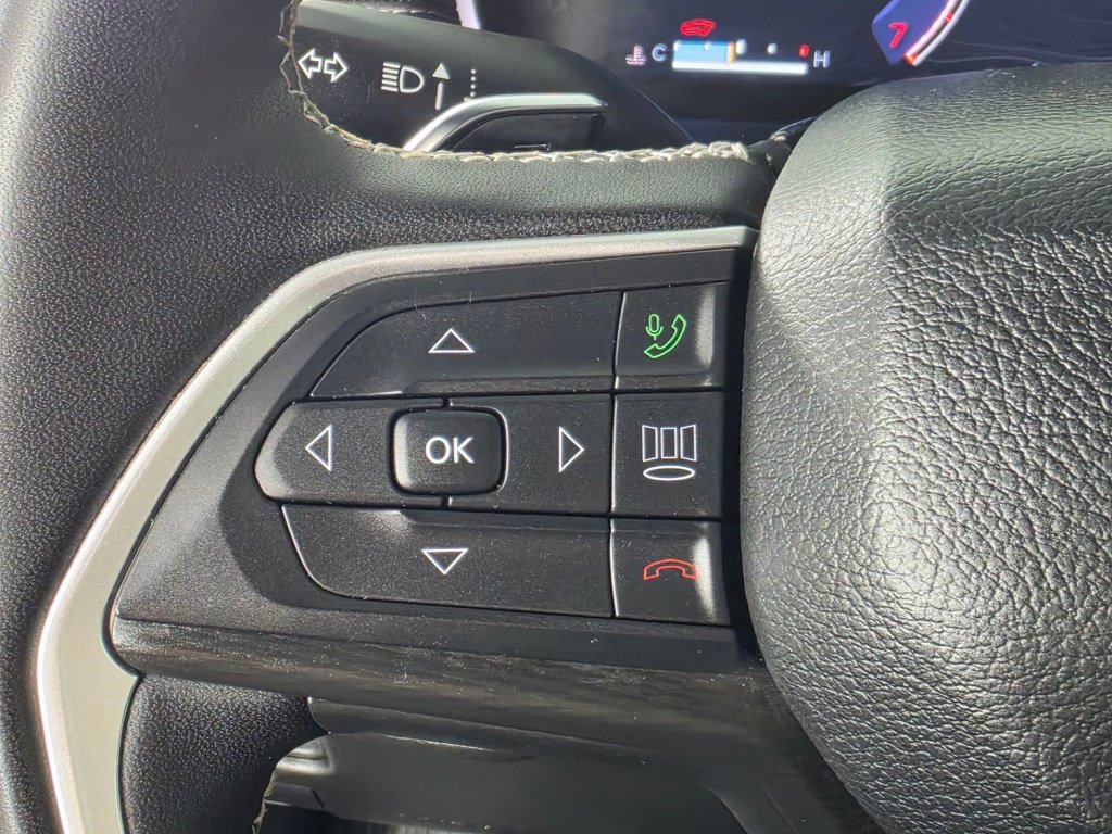 Used 2024 Jeep Grand Cherokee Altitude AWD/4WD image 24