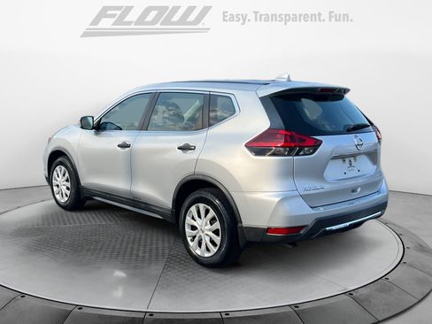 Used 2018 Nissan Rogue S FWD image 6