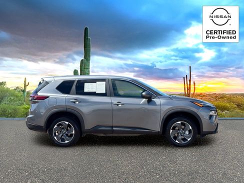 Certified 2025 Nissan Rogue SV AWD/4WD image 6