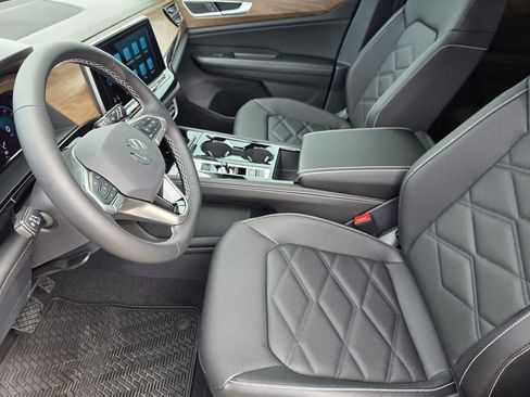 New 2026 Volkswagen Atlas SE FWD image 11