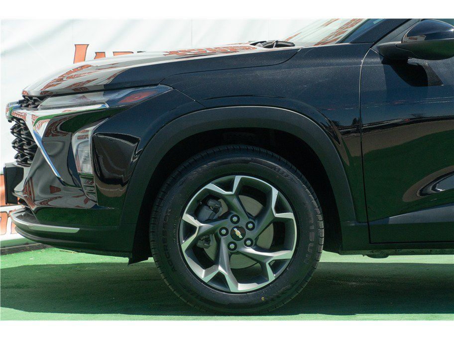 Used 2024 Chevrolet Trax LT FWD image 26