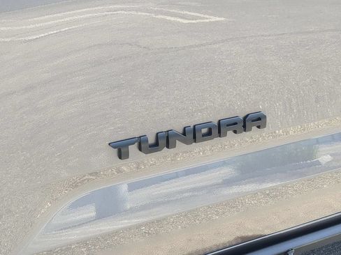 Used 2025 Toyota Tundra Limited AWD/4WD image 36