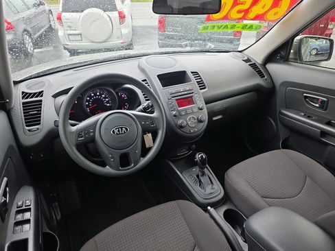 Used 2013 Kia Soul FWD image 10