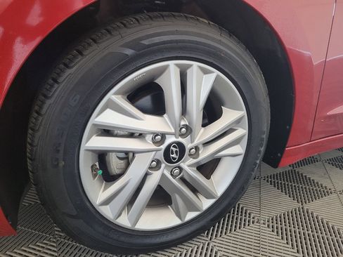 Used 2020 Hyundai Elantra SEL FWD image 31
