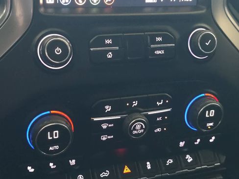 Used 2019 Chevrolet Silverado 1500 LTZ w/ LTZ Texas Edition AWD/4WD image 21