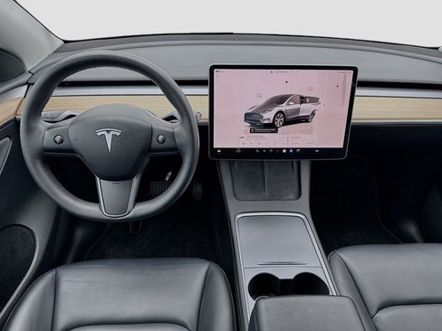 Used 2023 Tesla Model Y Long Range AWD/4WD image 15