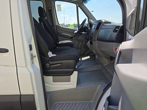Used 2017 Mercedes-Benz Sprinter 3500 w/ Crew Cab Package image 6