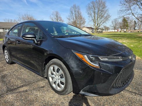 Used 2021 Toyota Corolla LE image 1