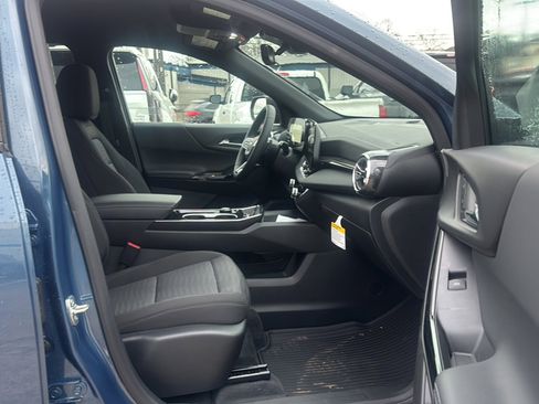 New 2026 Chevrolet Equinox LT w/ Safety and Technology Package FWD image 11