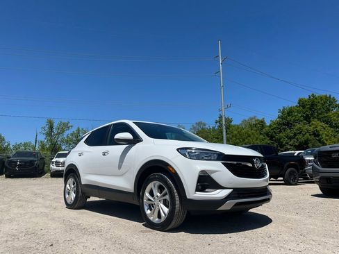Used 2023 Buick Encore GX Preferred w/ Cold Weather Comfort Package AWD/4WD image 7