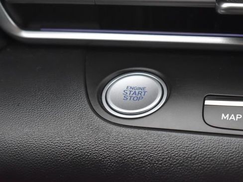 Used 2025 Hyundai Elantra SEL image 26