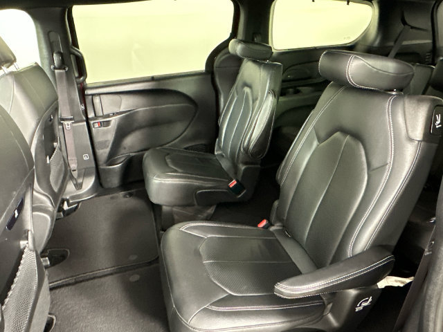 Used 2020 Chrysler Pacifica Touring-L w/ Advanced Safetytec Group AWD/4WD image 22