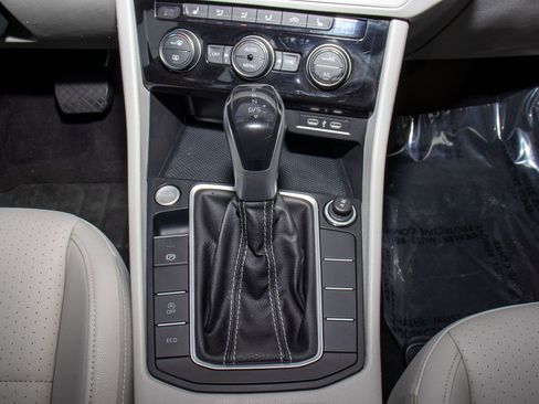 Used 2023 Volkswagen Jetta SE image 22