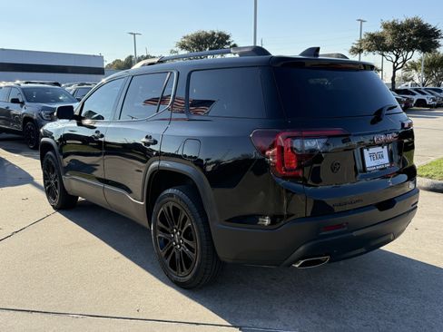 Used 2022 GMC Acadia SLT w/ Elevation Edition image 7