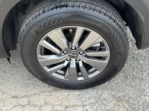Used 2025 Nissan Pathfinder SV FWD image 24