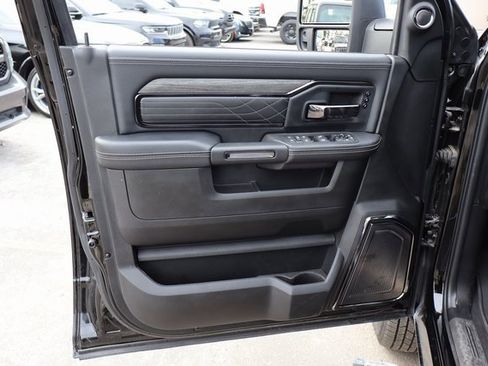 Used 2025 RAM 3500 Limited image 12