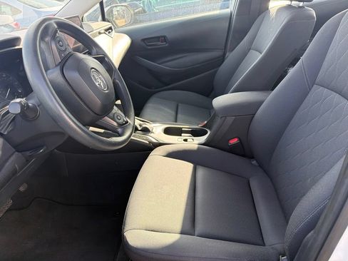 Used 2025 Toyota Corolla LE FWD image 2