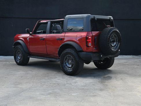 Used 2024 Ford Bronco Big Bend image 3