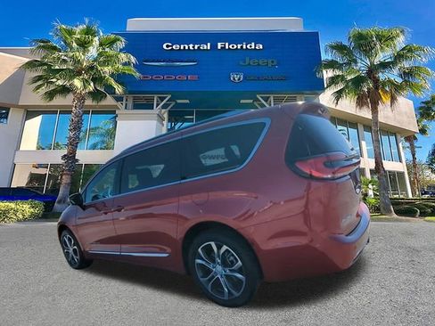New 2026 Chrysler Pacifica Pinnacle w/ Trailer Tow Group AWD/4WD image 7