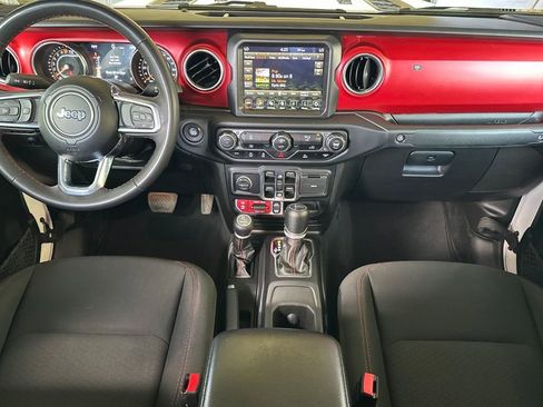 Used 2023 Jeep Gladiator Rubicon AWD/4WD image 13