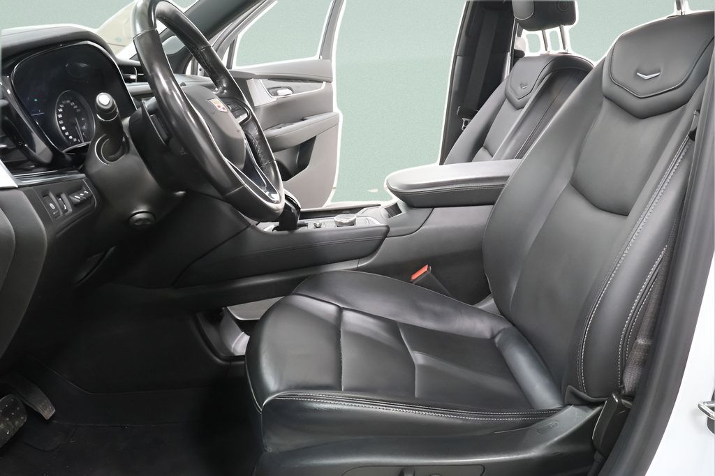 Used 2024 Cadillac XT6 Premium Luxury w/ Technology Package AWD/4WD image 21