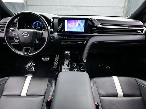 Used 2025 Toyota Camry SE FWD image 17