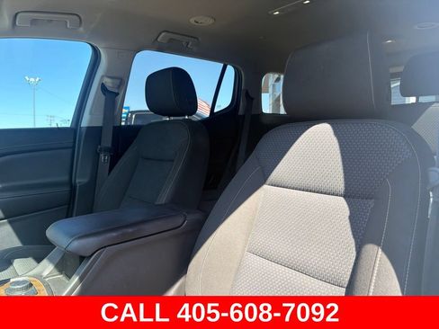 Used 2023 GMC Acadia SLE w/ LPO, Floor Liner Package FWD image 10