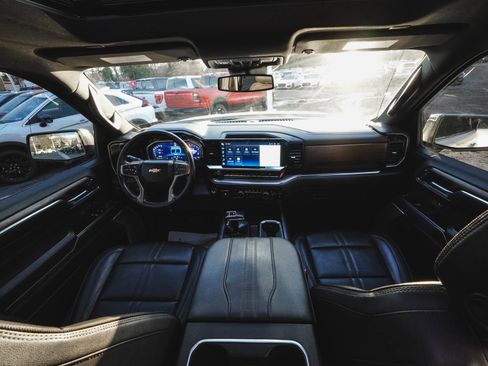 Used 2023 Chevrolet Silverado 1500 High Country w/ Z71 Off-Road Package image 38