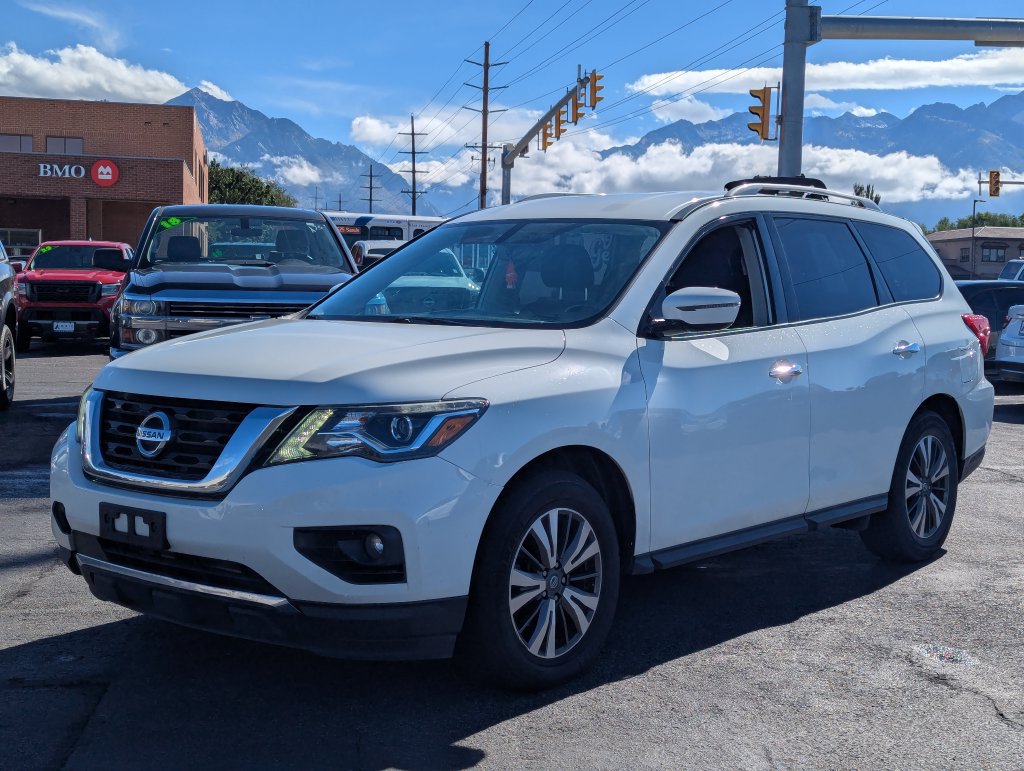 Used 2017 Nissan Pathfinder SV AWD/4WD image 9