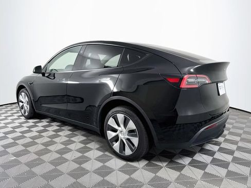 Used 2024 Tesla Model Y Long Range AWD/4WD image 5