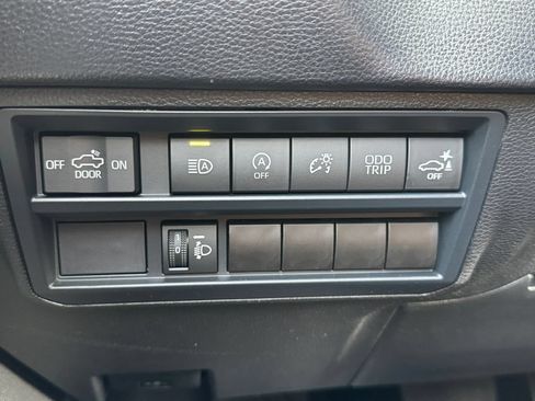 Used 2025 Toyota Tundra SR5 w/ SR5 Convenience Package AWD/4WD image 33